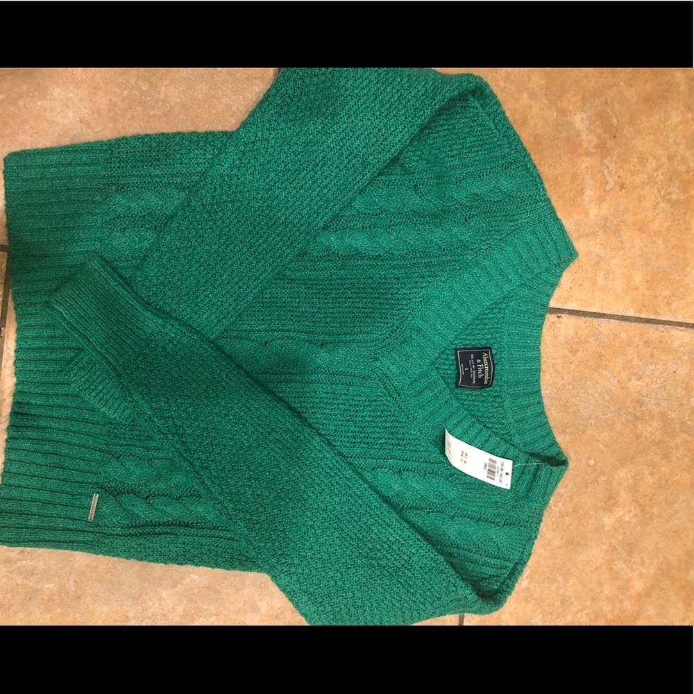 Sweater NWT